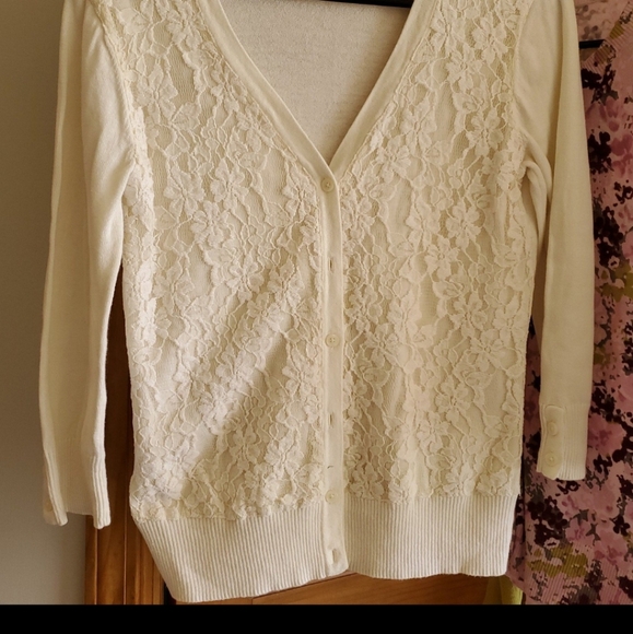 EUC Lot Of 3 Womens Sweater Cardigan - Picture 2 of 6